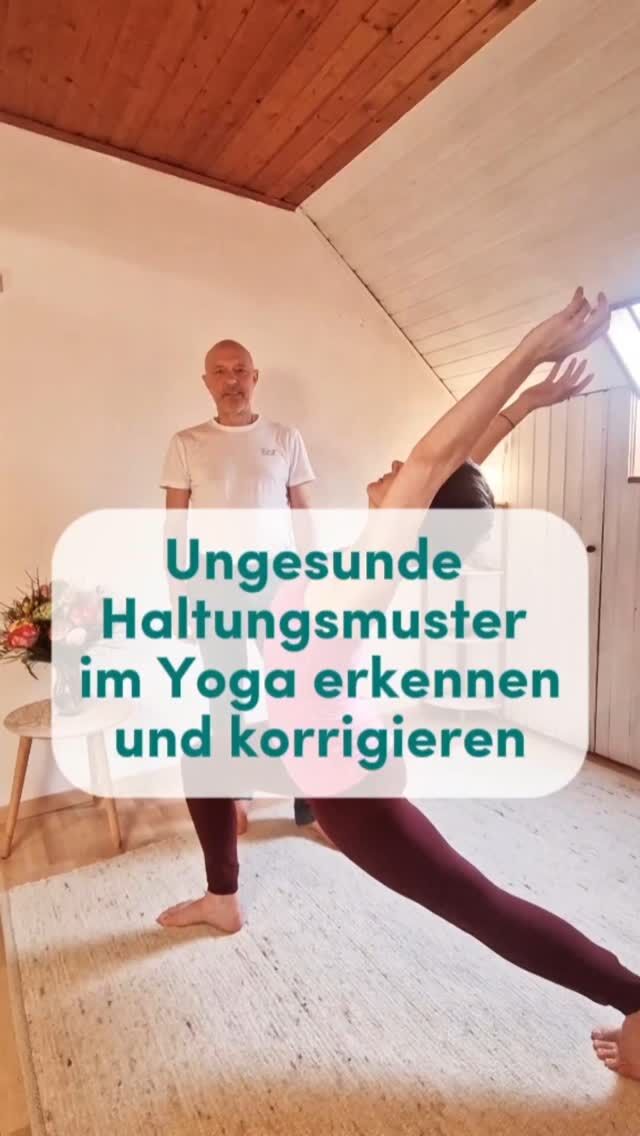 Rückbeugen wollen befreien – nicht stauchen!

Viele rutschen unbewusst in den Rückknick –
doch echte Rückbeugen wachsen aus Kraft, Länge und Freude. ✨
Wie ein Bambus: stabil, flexibel, lebendig.

In unserer Ayur Yogatherapie Ausbildung lernst Du,
Fehlhaltungen nicht nur zu erkennen,
sondern Menschen sicher in ihre natürliche Aufrichtung zu begleiten.
Für mehr Freiheit – im Körper und im Herzen. 🧡

Und wusstest Du?
Rückbeugen öffnen nicht nur den Brustraum –
sie stärken auch Dein Selbstvertrauen, Dein inneres Strahlen und laden Lebensfreude ein. ✨

➡️ Entdecke Yoga neu – bewusst, anatomisch fundiert und heilsam.
Mit unserer Ayur Yogatherapie Ausbildung oder im Ayur Yoga Kurs ab 45.

#ayuryogatherapie #rückbeugen #herzöffnung #bewegungmitfreude #gesundbewegen #yogatherapie #wirkungvorform #lebensfreudeentfalten #yogaab45 #therapeutischesyoga #funktionelleanatomie